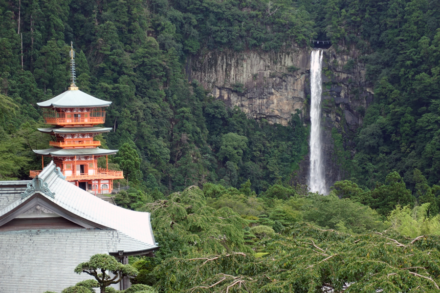 青岸渡寺と那智の滝