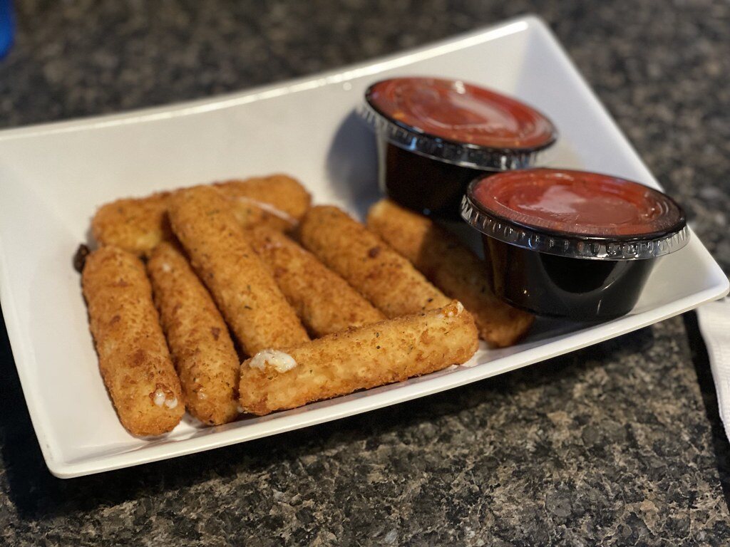 Mozzarella Sticks · 6 pcs