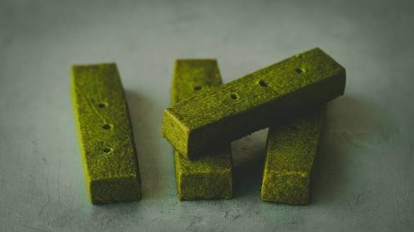 Matcha stick cookies