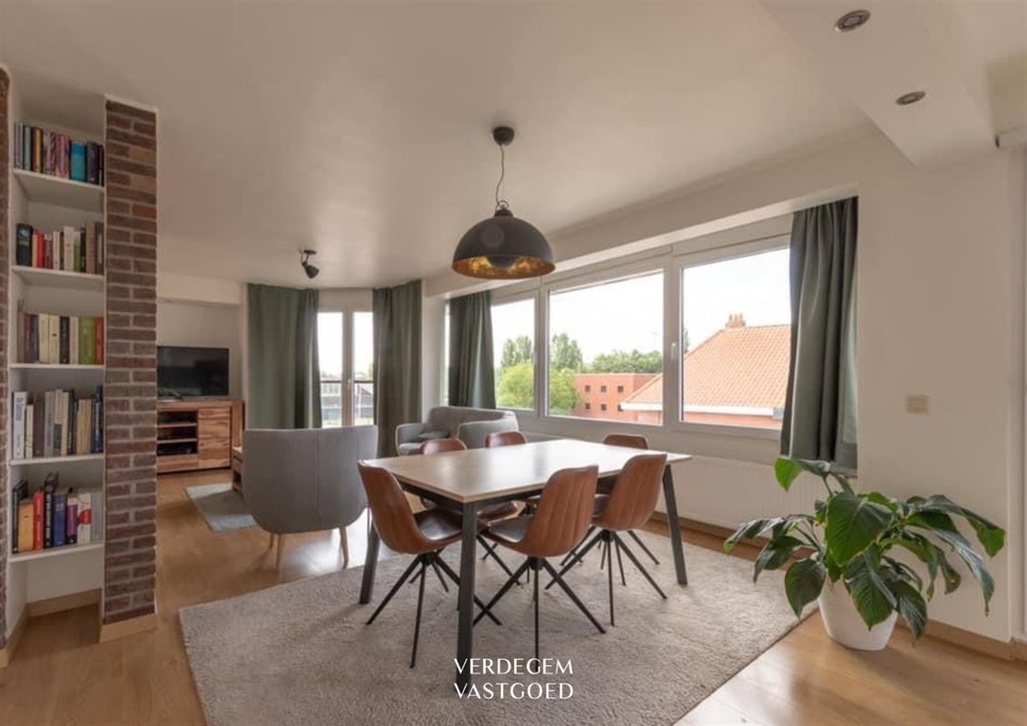 Lumineus appartement met 2 slaapkamers in opmerkelijk gebouw