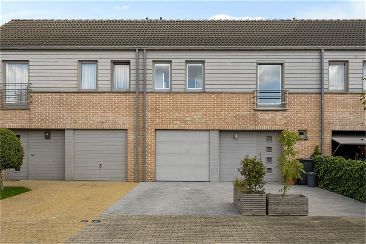 Instapklare en perfect onderhouden woning met 3 slpk, inpandige garage en mooie tuin