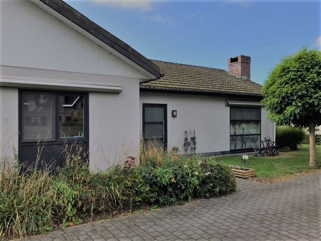 Bungalow met 3 slaapkamers, garage en tuin