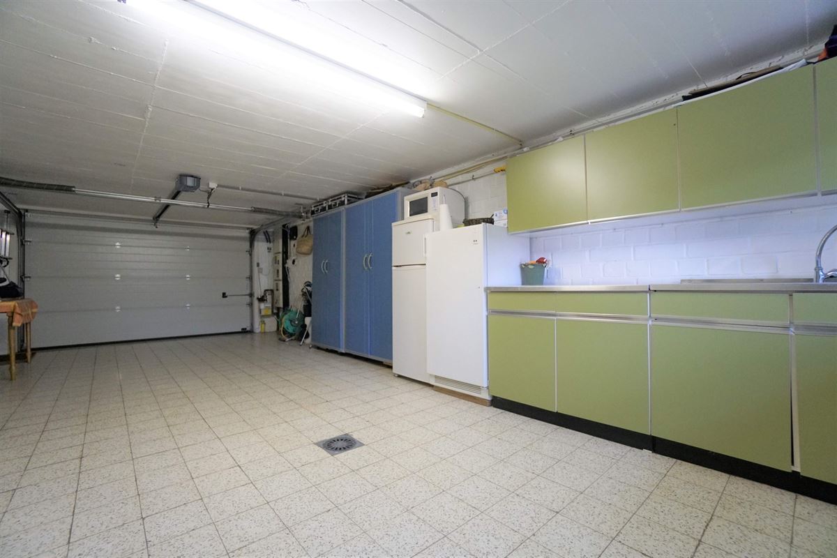 Energiezuinige woning in het centrum van Ertvelde met 3 slaapkamers, garage en aangelegde tuin