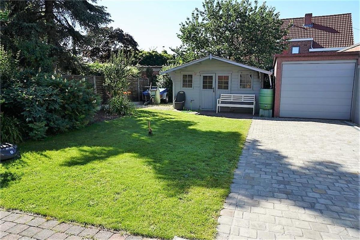 Instapklaar en perfect onderhouden HO woning met 3 slpk, garage en tuin