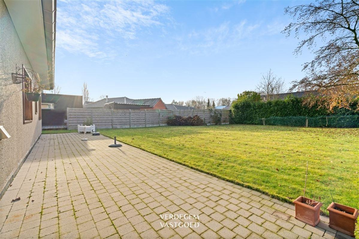 Jaren '70 huis met 3 slaapkamers en zonovergoten tuin