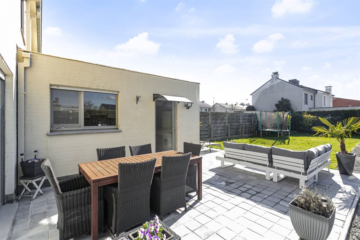 Instapklare woning met 3 slpk, zonnige tuin en garage aan de rand van Gent