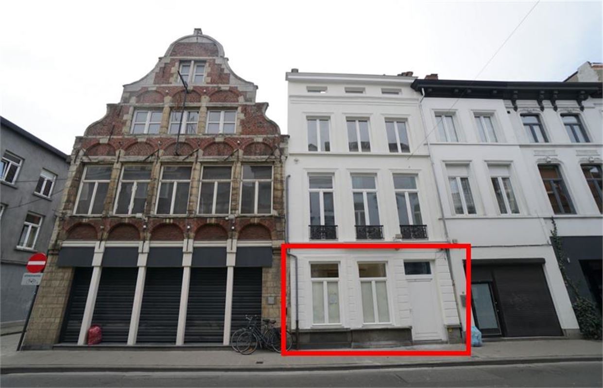 Prachtig karaktervol appartement in (ver)nieuwbouw project in het historisch centrum van Gent met 1 slaapkamer.
