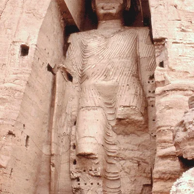 バーミヤン渓谷の仏立像