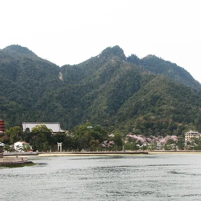 厳島