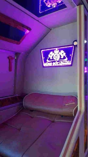 Xe Kết Đoàn Hùng Đức Giường nằm Limousine 22 Cabin VIP