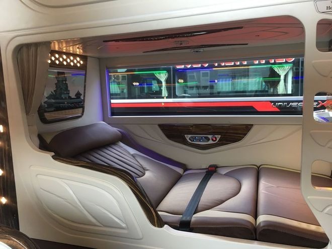Xe Quang Tuyến Tiện ích Limousine giường nằm 24 chỗ