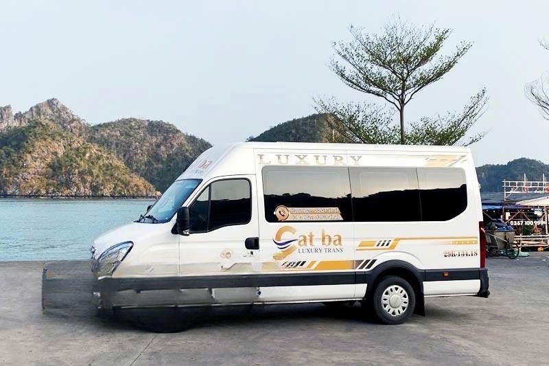 Xe Cát Bà Luxury Bên hông xe 