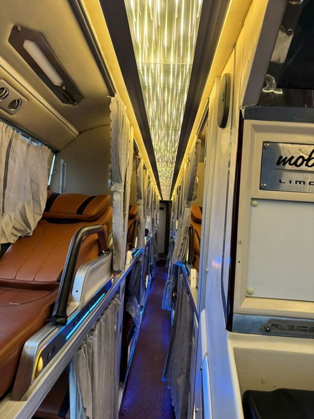 Xe SaPa Explore Tiện ích Limousine giường phòng 32 chỗ
