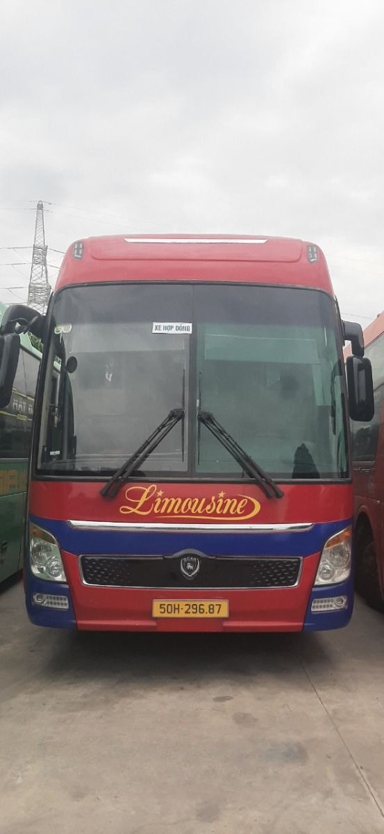Xe Queen Cafe (Cam Ranh) Mặt trước xe Limousine 34 chỗ