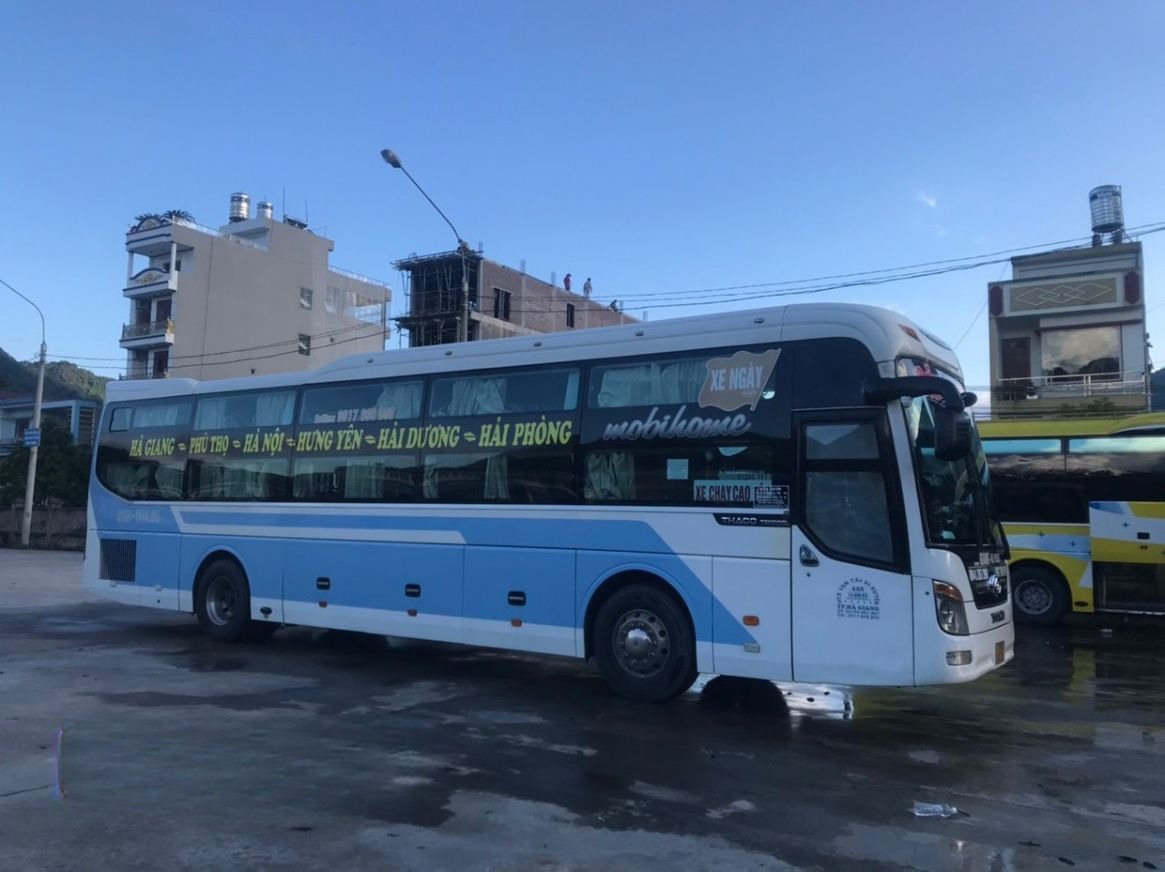 Xe Lovabus Bên hông xe Giường nằm 44 chỗ