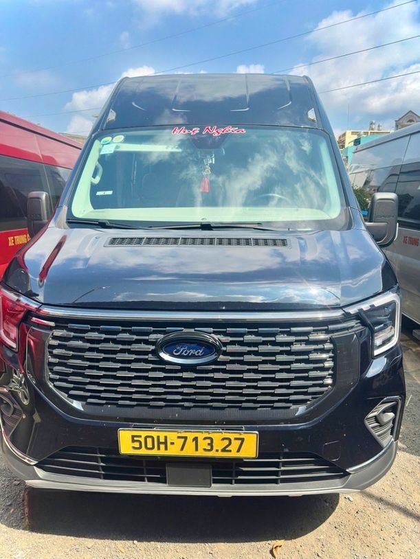 Xe Huệ Nghĩa Limousine Mặt trước xe Ghế ngồi 16 chỗ