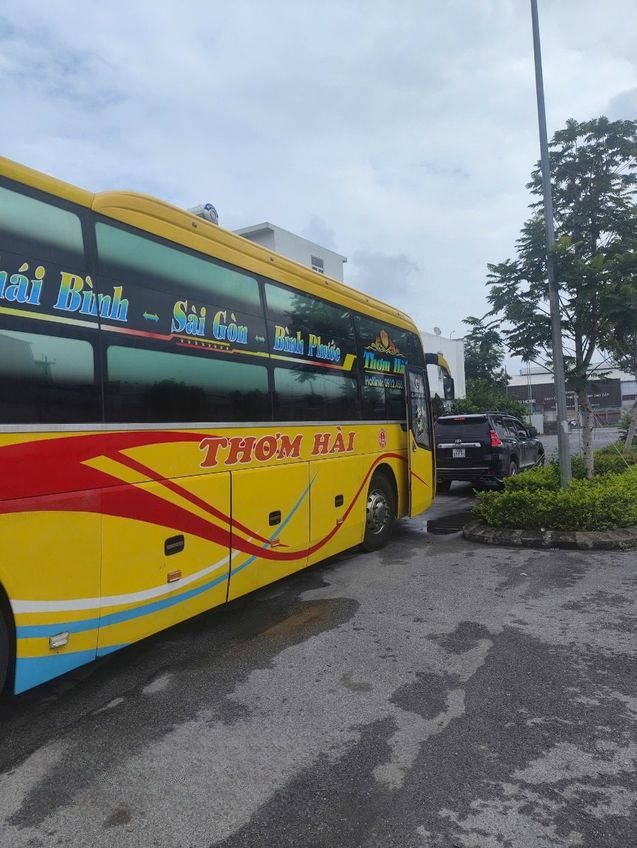 Xe Thơm Hài Mặt sau xe Bên hông xe Giường nằm 38 chỗ