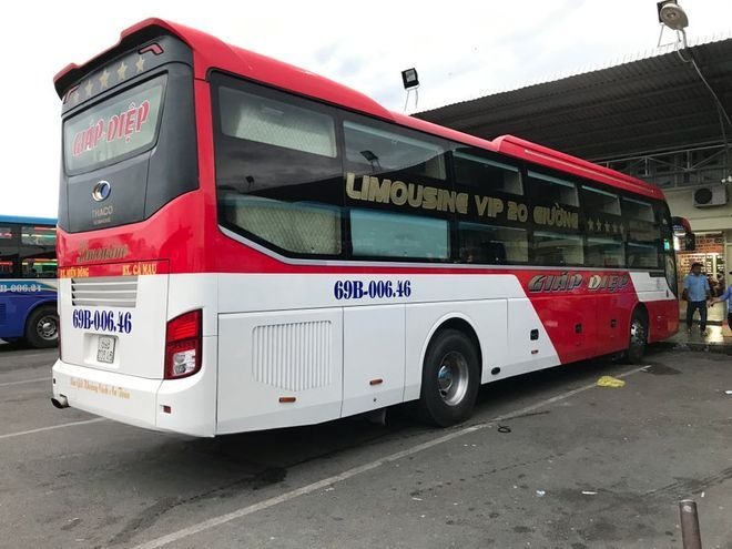 Xe Giáp Diệp Mặt sau xe Bên hông xe Limousine 20 phòng VIP