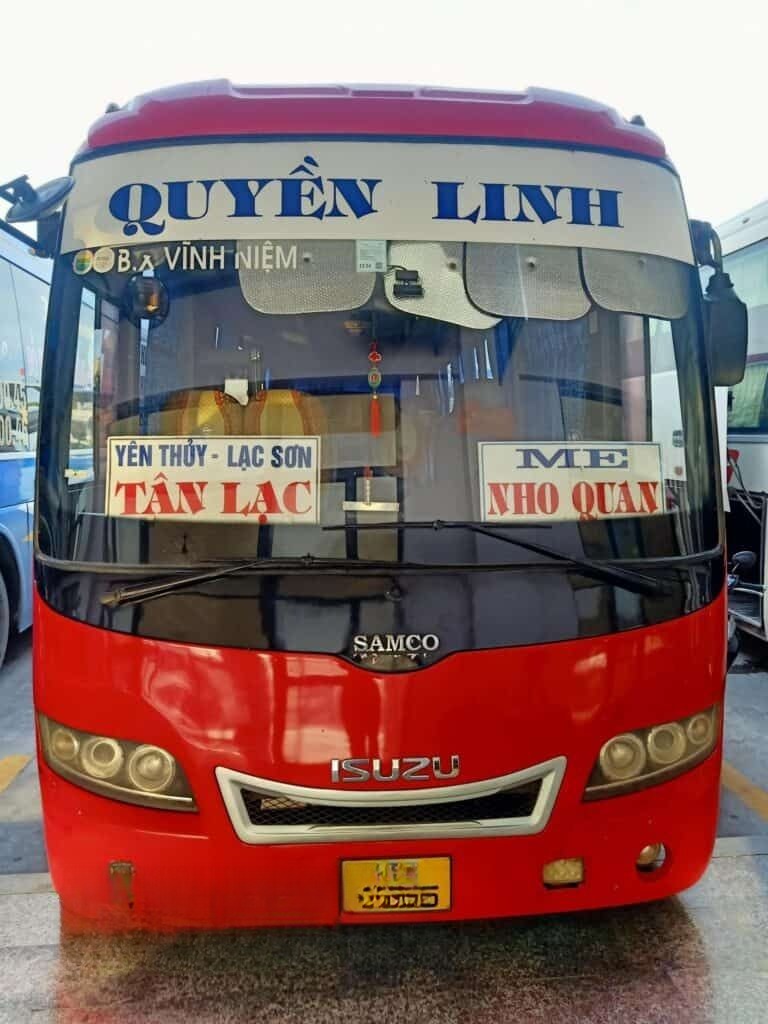 Xe Quyền Linh Mặt trước xe Ghế ngồi 34 chỗ