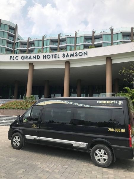 Limousine 9 chỗ VIP Phương Nguyên Limousine
