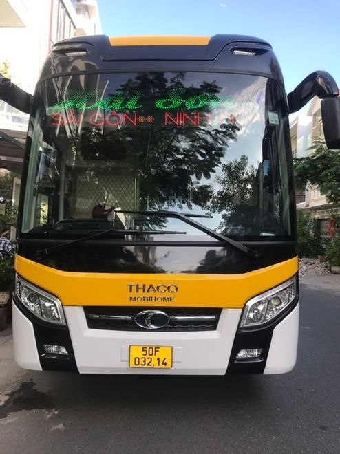 Xe Hải Sơn Mặt trước xe Limousine giường phòng 20 chỗ 