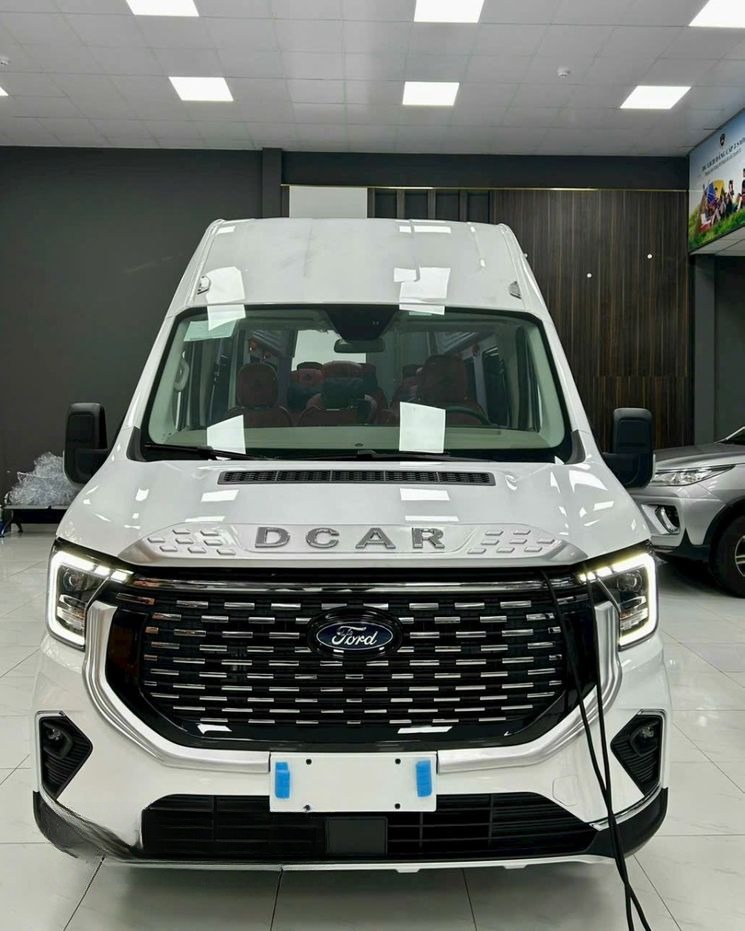 Xe Thiên Kim Limousine Mặt trước xe Limousine 11 chỗ