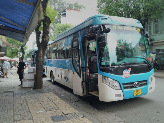 Xe Cúc Phương Mặt trước xe Ghế ngồi 28 chỗ