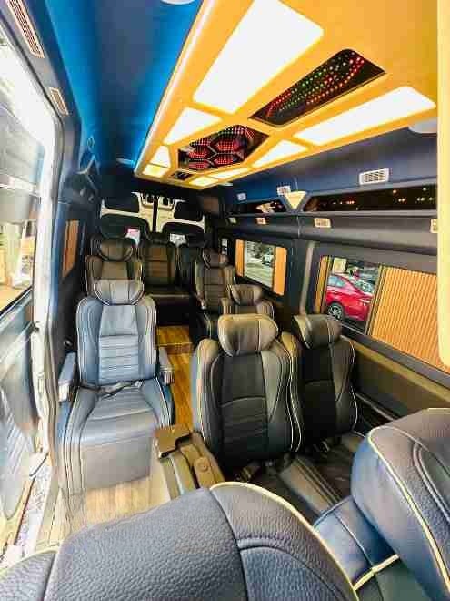 Xe Hoàng Kim - Đắk Nông Nội thất Limousine 11 chỗ