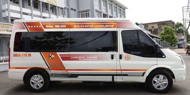 Xe Gia Khang Limousine Limousine 9 chỗ