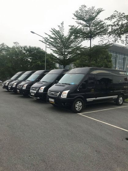 Limousine 9 chỗ VIP Phương Nguyên Limousine