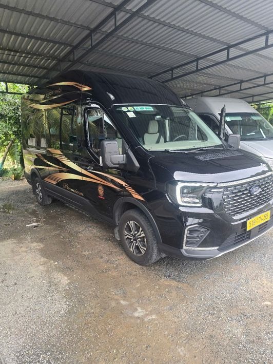 Xe Kim Thành (Lagi) Mặt trước xe Bên hông xe Solati 16 chỗ 