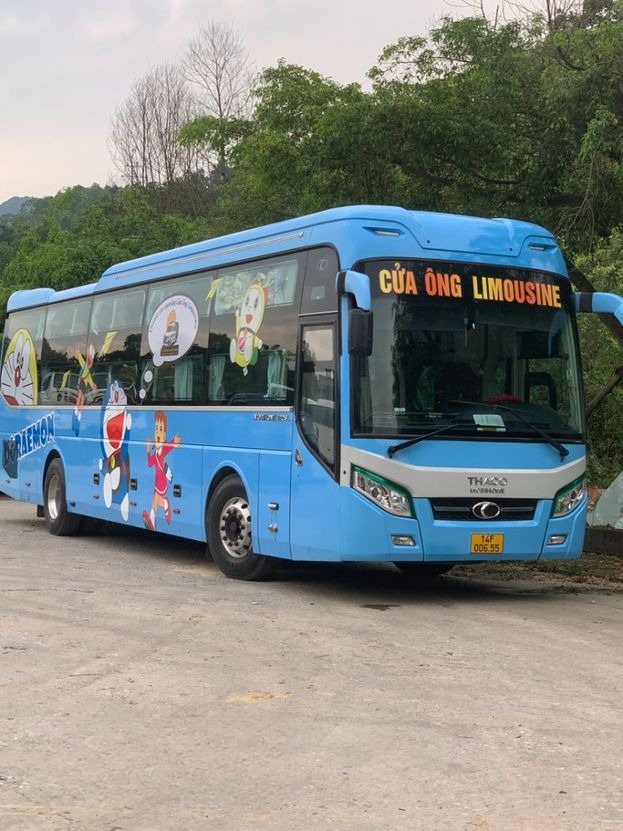 Xe Cửa Ông Limousine Mặt trước xe Limousine giường nằm 34 chỗ