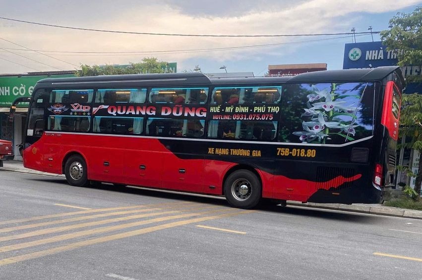 Xe Quang Dũng Limousine Bên hông xe Giường nằm 32 phòng