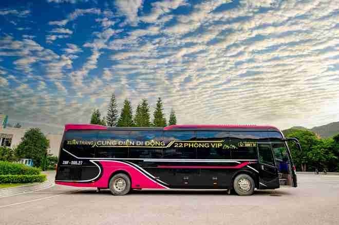 Xe Xuân Tráng Limousine Bên hông xe xe Cabin 24 phòng