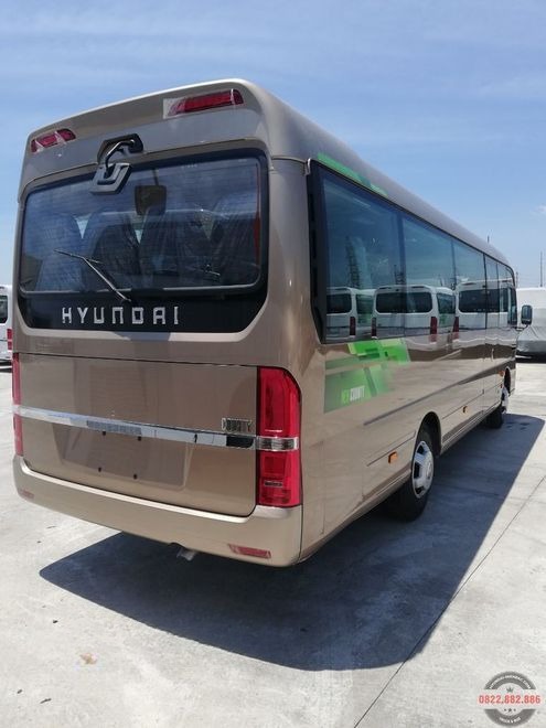 Xe Taxi Nội Bài Mặt sau xe Ghế ngồi 29 chỗ