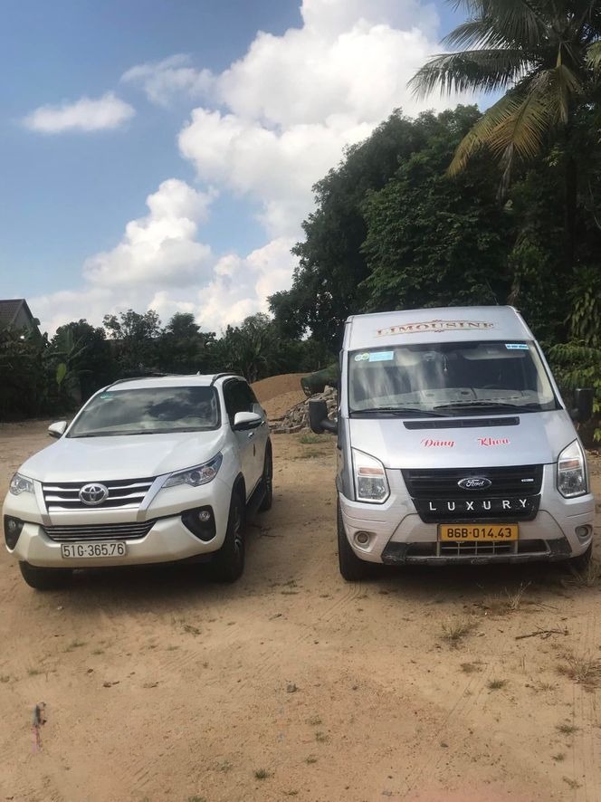 Xe Đăng Khoa (Đức Linh) Mặt trước xe Limousine 7 chỗ
