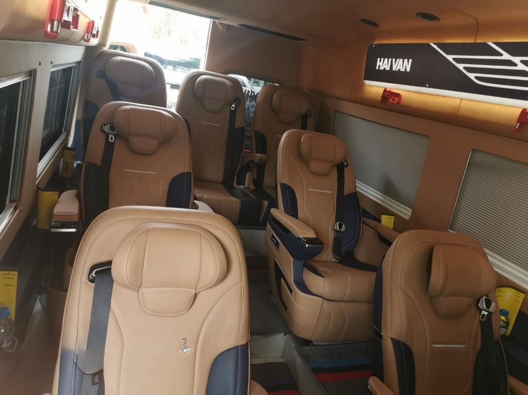 Xe Lovabus Ghế ngồi Tiện ích Nội thất Limousine 9 chỗ Economy