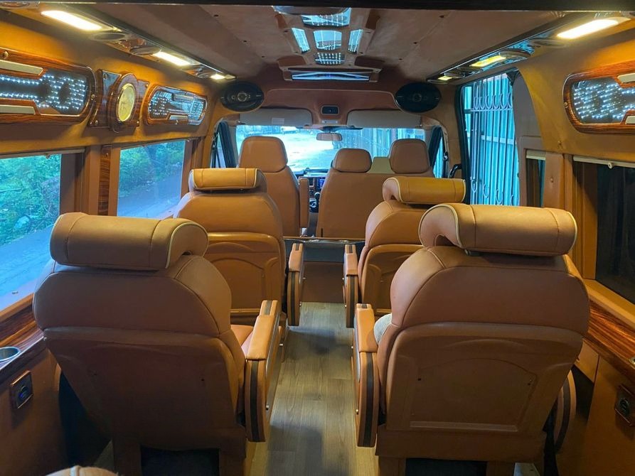 Xe Mai Châu Smile Limousine Nội thất Limousine 9 chỗ