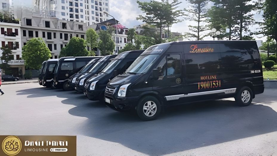 Xe Lovabus Bên hông xe 