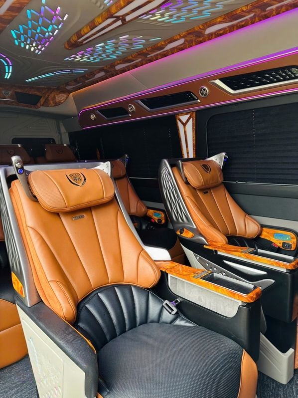 Xe NASA Travel Ghế ngồi Nội thất Limousine 9 chỗ