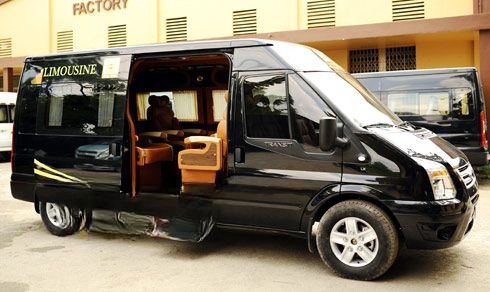 Xe Thanh Hoa Limousine Bên hông xe Limousine 9 chỗ