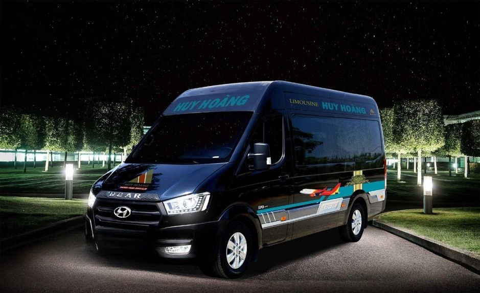 Xe Huy Hoàng (Vũng Tàu) Mặt trước xe Bên hông xe Limousine 9 chỗ