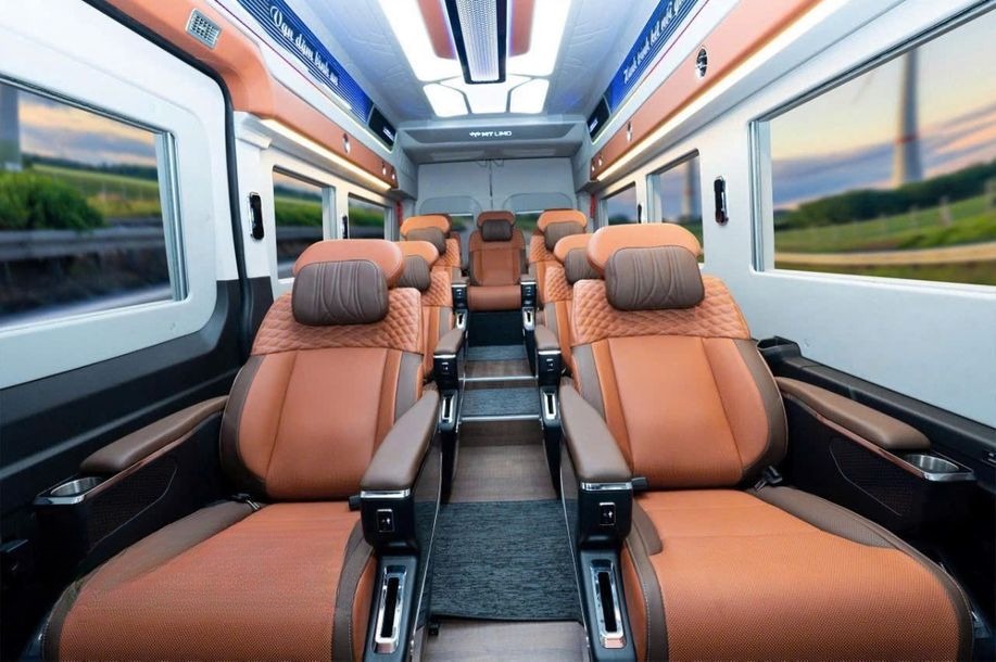 Xe Phan Travel Tiện ích Nội thất Limousine 11 chỗ 