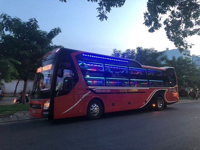 Xe Tiến Oanh Bên hông xe Giường nằm 40 chỗ
