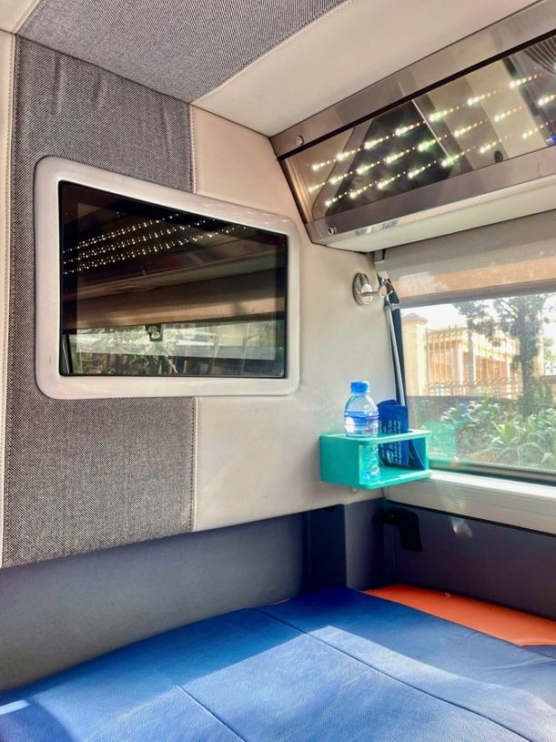 Xe Hiền Hựu Tiện ích Limousine cabin 22 chỗ