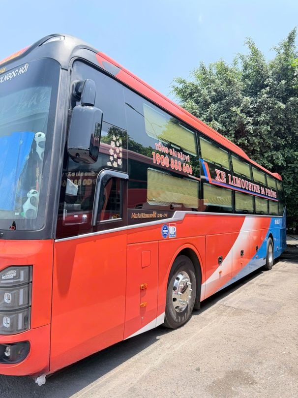 Xe Việt Tân Phát Bên hông xe 22 Phòng