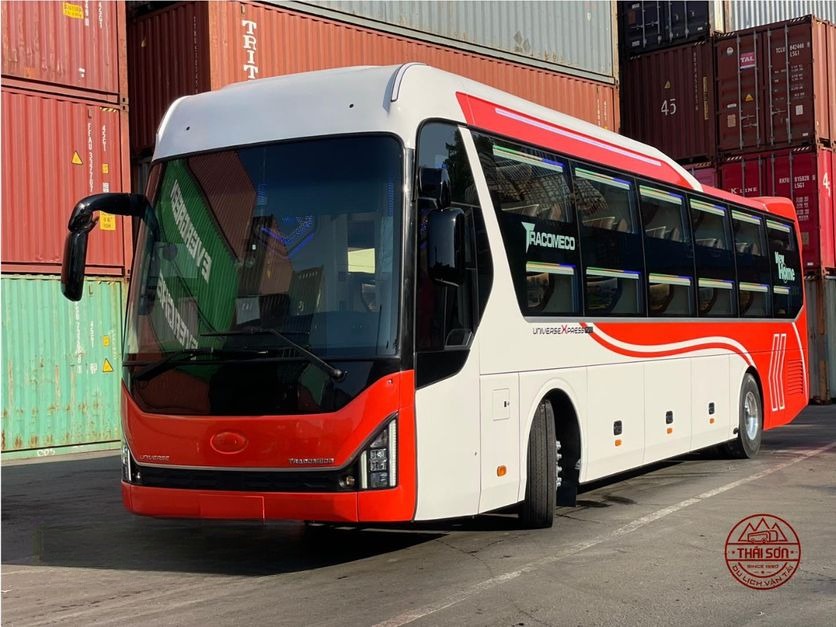 Xe Thái Sơn Mặt trước xe Limousine 24 Phòng