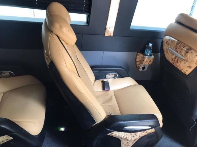 Xe Cúc Tùng  Ghế ngồi Nội thất Tiện ích Limousine 11 chỗ