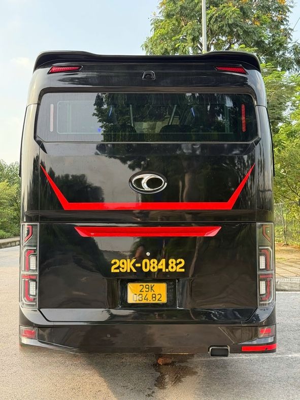 Xe Minh Châu Limousine Mặt sau xe Limousine 22 chỗ