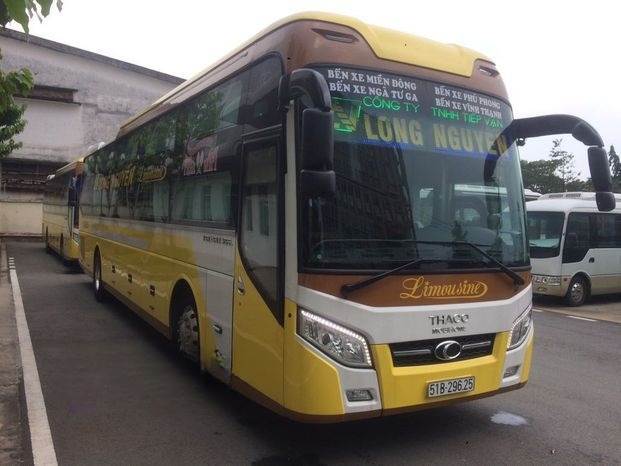 Xe Long Nguyễn Mặt trước xe Limousine Giường nằm 34 phòng